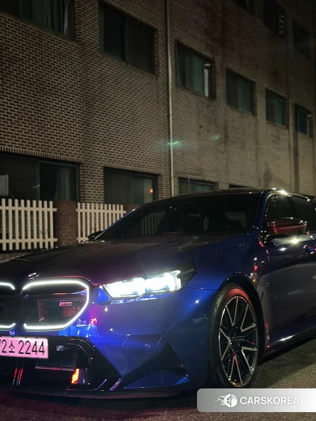 BMW M5 (G90) 2025 Синий из Кореи, фото 3