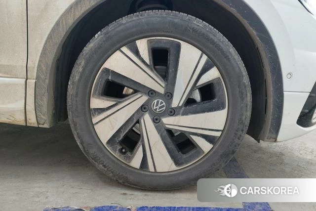 Volkswagen Tiguan L id 3869954 из Китая 10