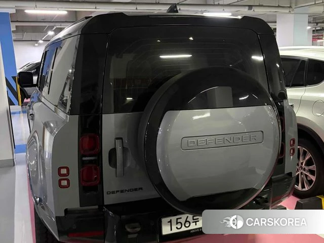 Land Rover Defender (L663) 2023 Серебристо-серый из Кореи, фото 3