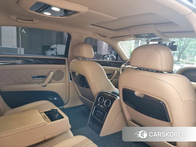 Bentley Flying Spur 2nd Generation 2018 Серебряный из Кореи, фото 3