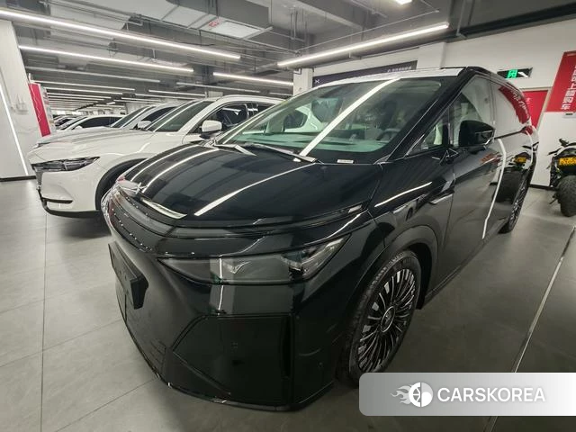 Xiaopeng Motors Xiaopeng X9 2026 Черный из Китая, фото 6