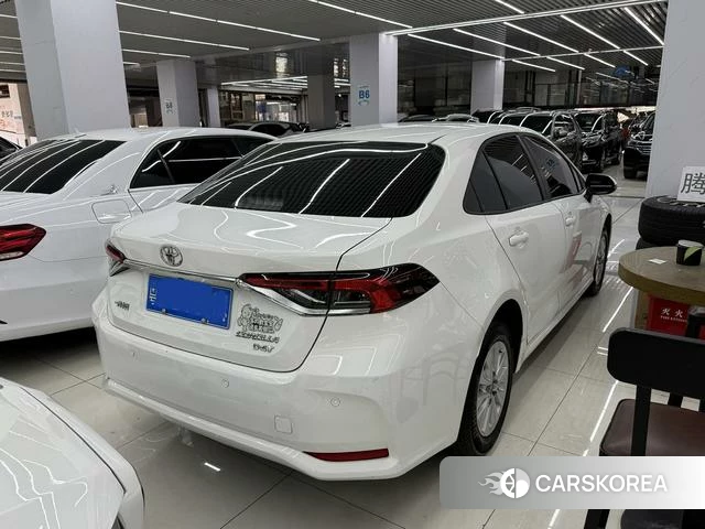Toyota Corolla 2022 Белый из Китая, фото 3