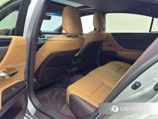 Lexus ES id 4314675 из Китая 8