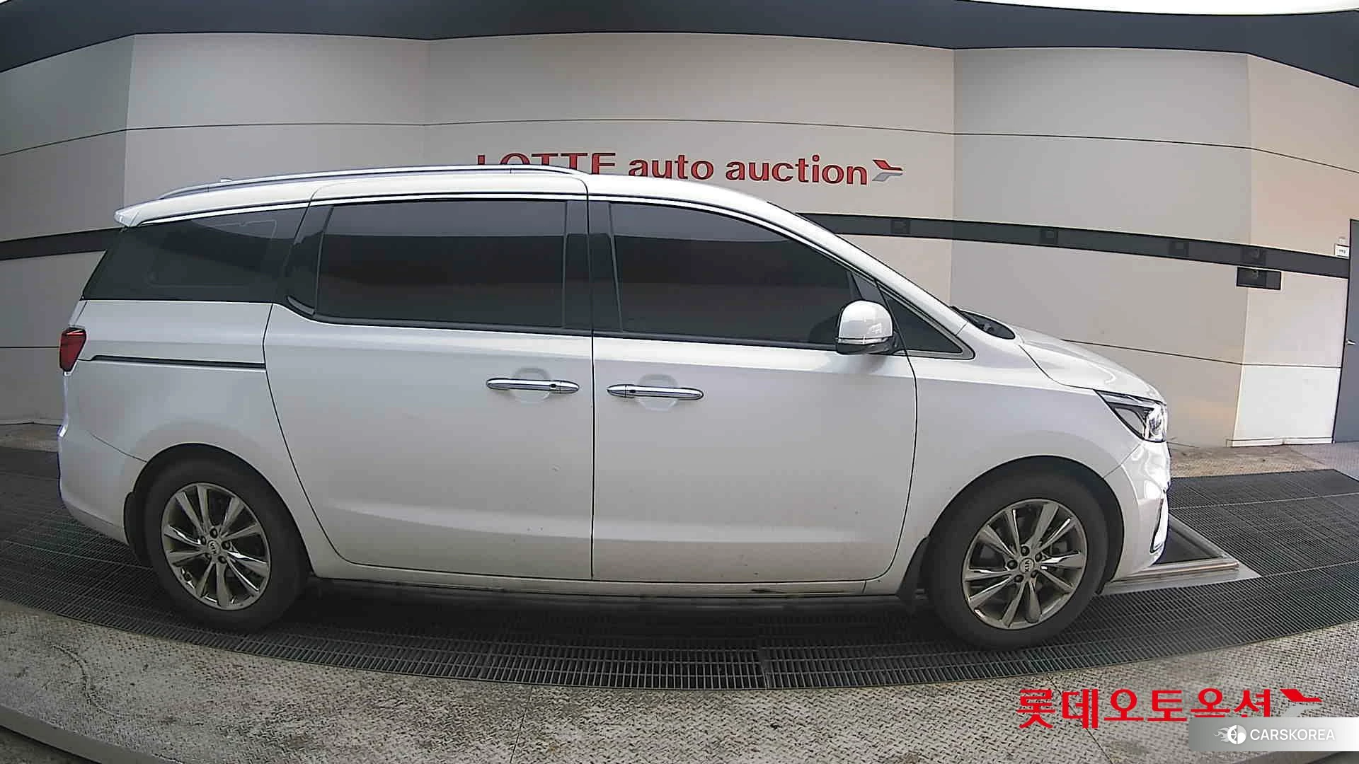 Kia Carnival id 3888409 из Кореи 23