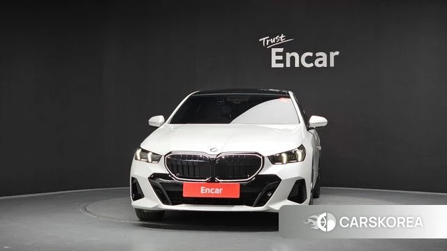 BMW 5 Series (G60) id 4499295 из Кореи 23