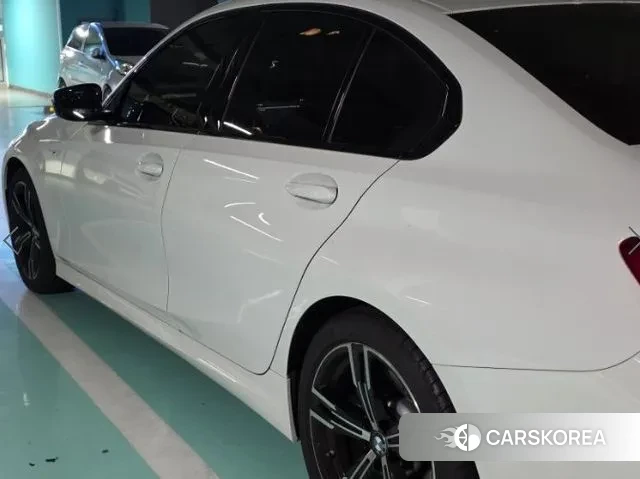 BMW 3 Series (G20) 2023 Белый из Кореи, фото 3