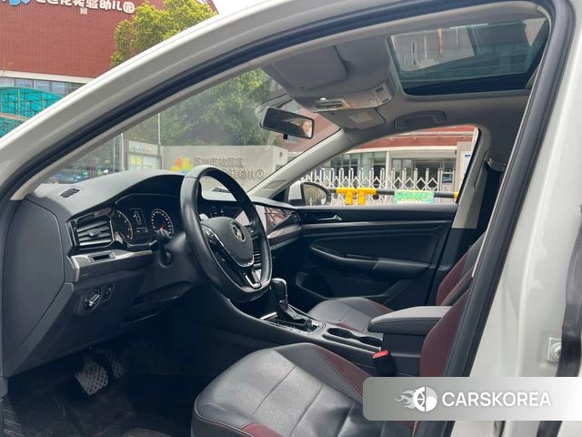 Volkswagen Bora 2021 Белый из Китая, фото 3