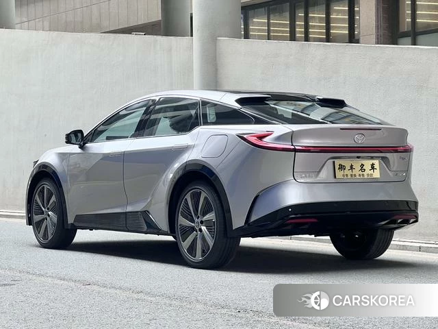 Toyota bZ5 id 3920611 из Китая 9