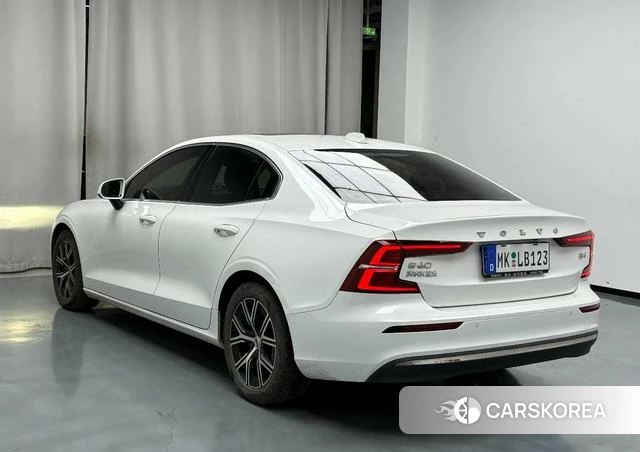 Volvo S60 2022 Белый из Китая, фото 3