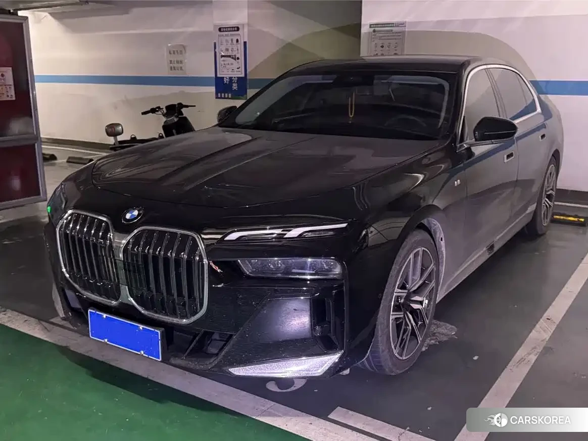 BMW 7 series 2025 Черный из Китая, фото 3