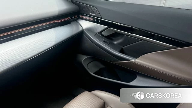 BMW 5 Series (G60) 2024 Черный из Кореи, фото 3