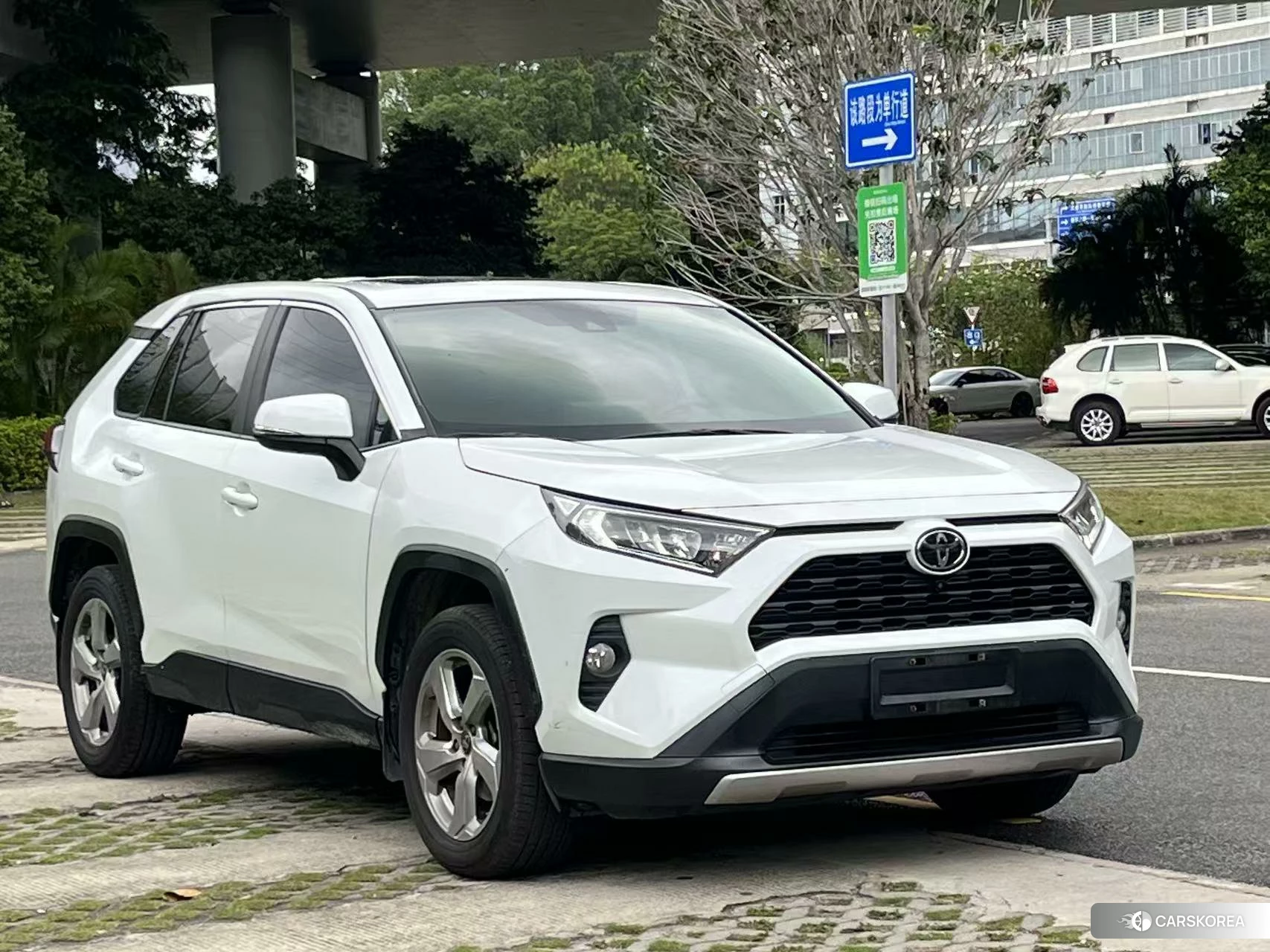 Toyota RAV4 id 4454393 из Китая 9