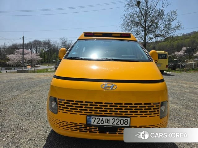 Hyundai Staria 2022 Желтый из Кореи, фото 6