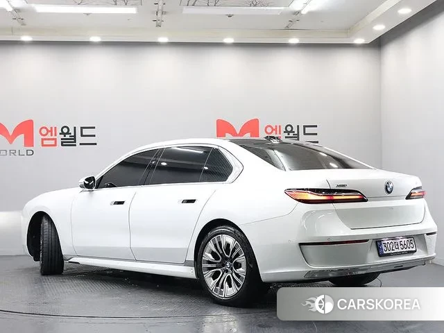 BMW 7 Series (G70) id 3639185 из Кореи 13