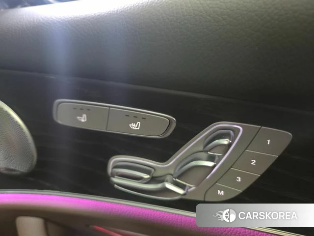 Mercedes-Benz E-Class W213 2018 Черный из Кореи, фото 3