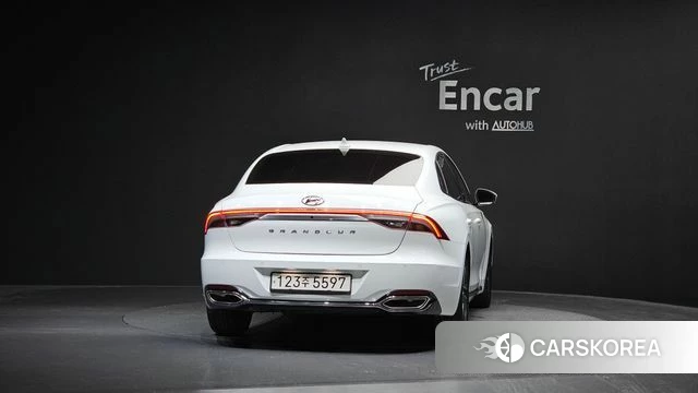 Hyundai The New Grandeur IG id 4555800 из Кореи 23