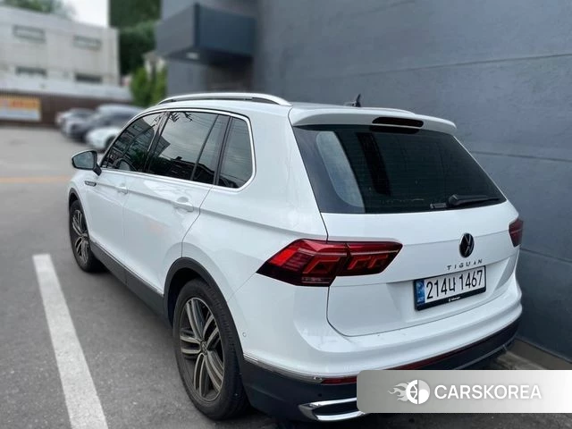 Volkswagen Tiguan second Generation 2024 Белый из Кореи, фото 3