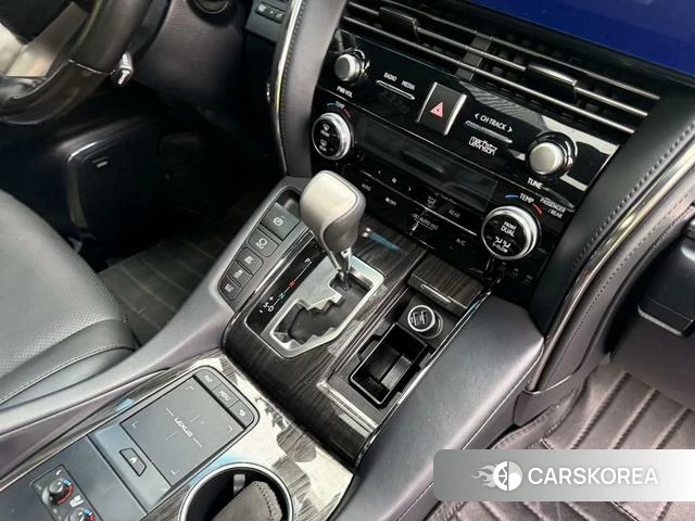 Lexus LM id 4219801 из Китая 12