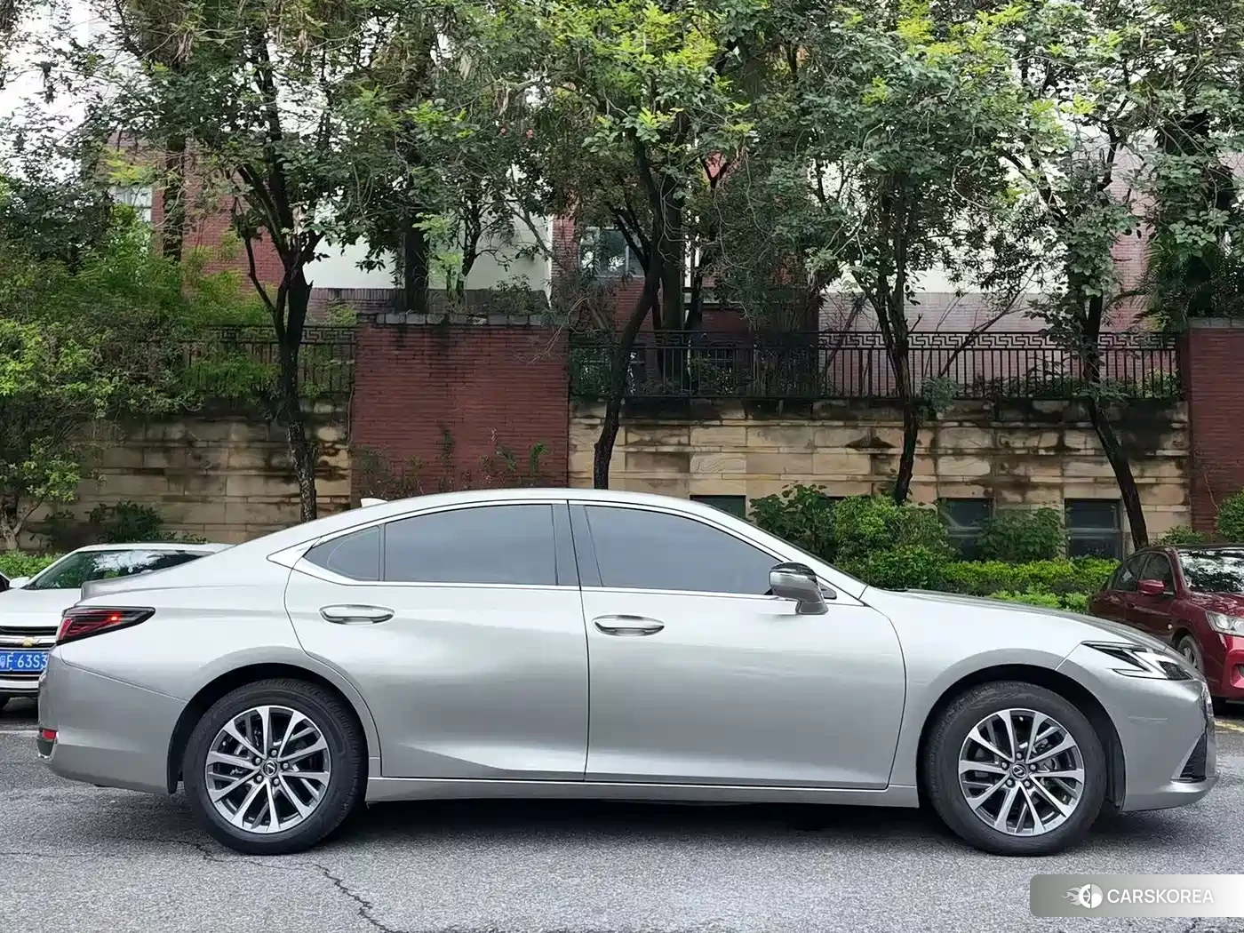Lexus ES 2025 Silver/gray из Китая, фото 6