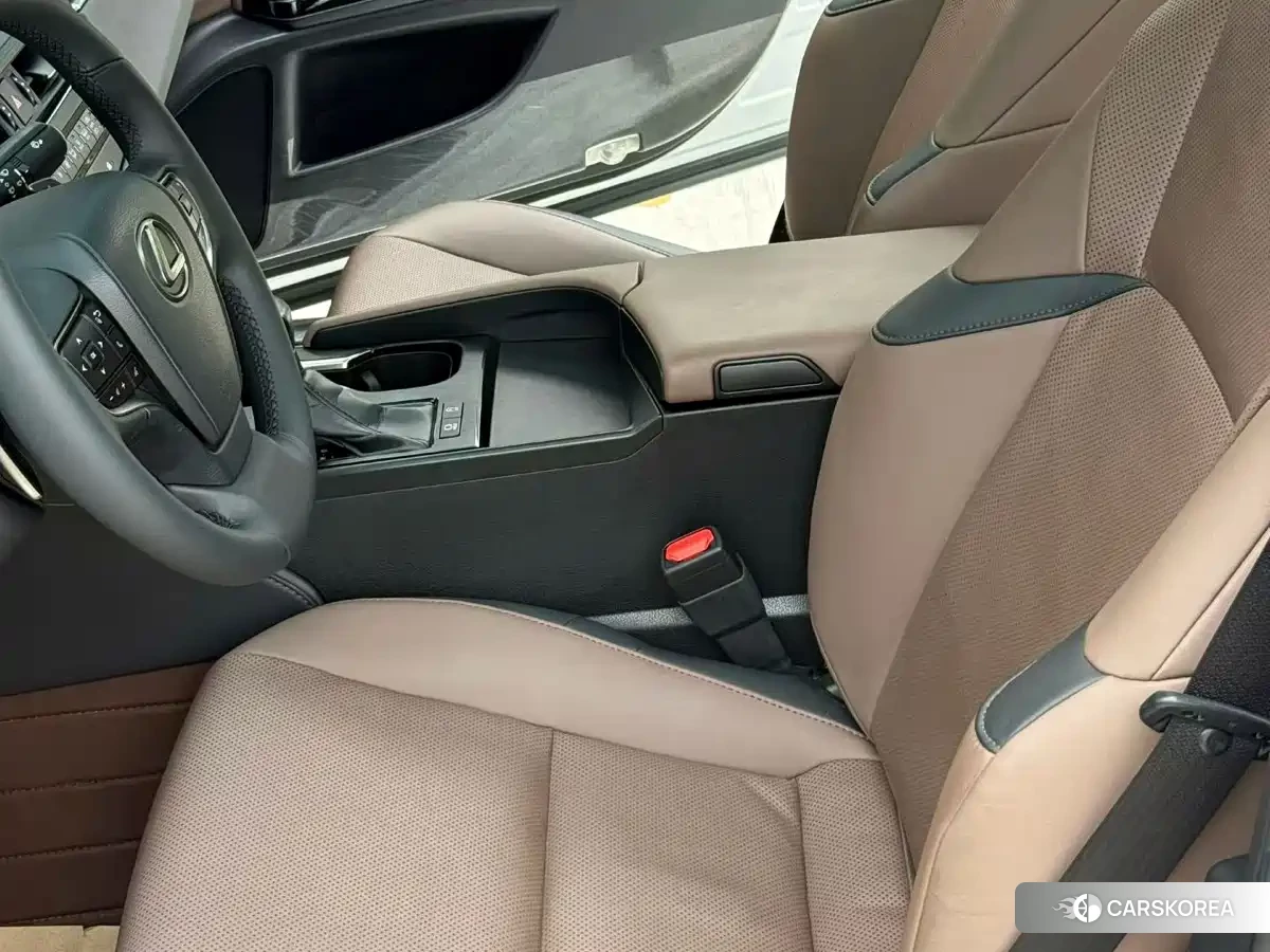 Lexus ES 2023 Белый из Китая, фото 3