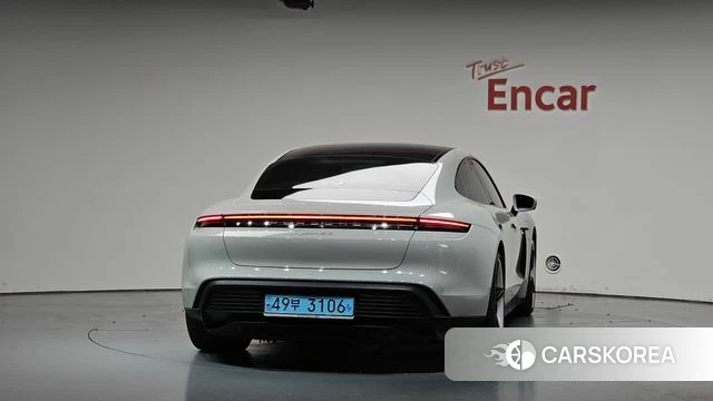 Porsche Taycan id 4506870 из Кореи 23