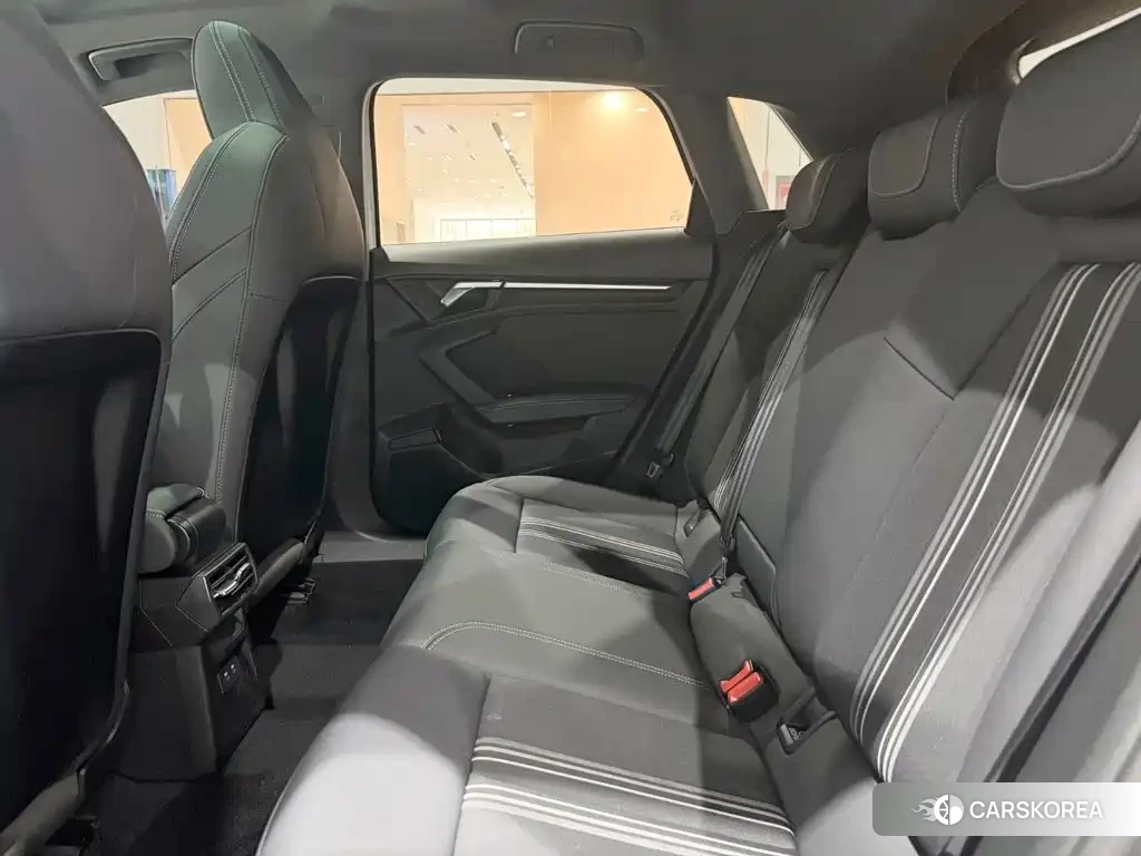 Audi A3 2023 Белый из Китая, фото 6