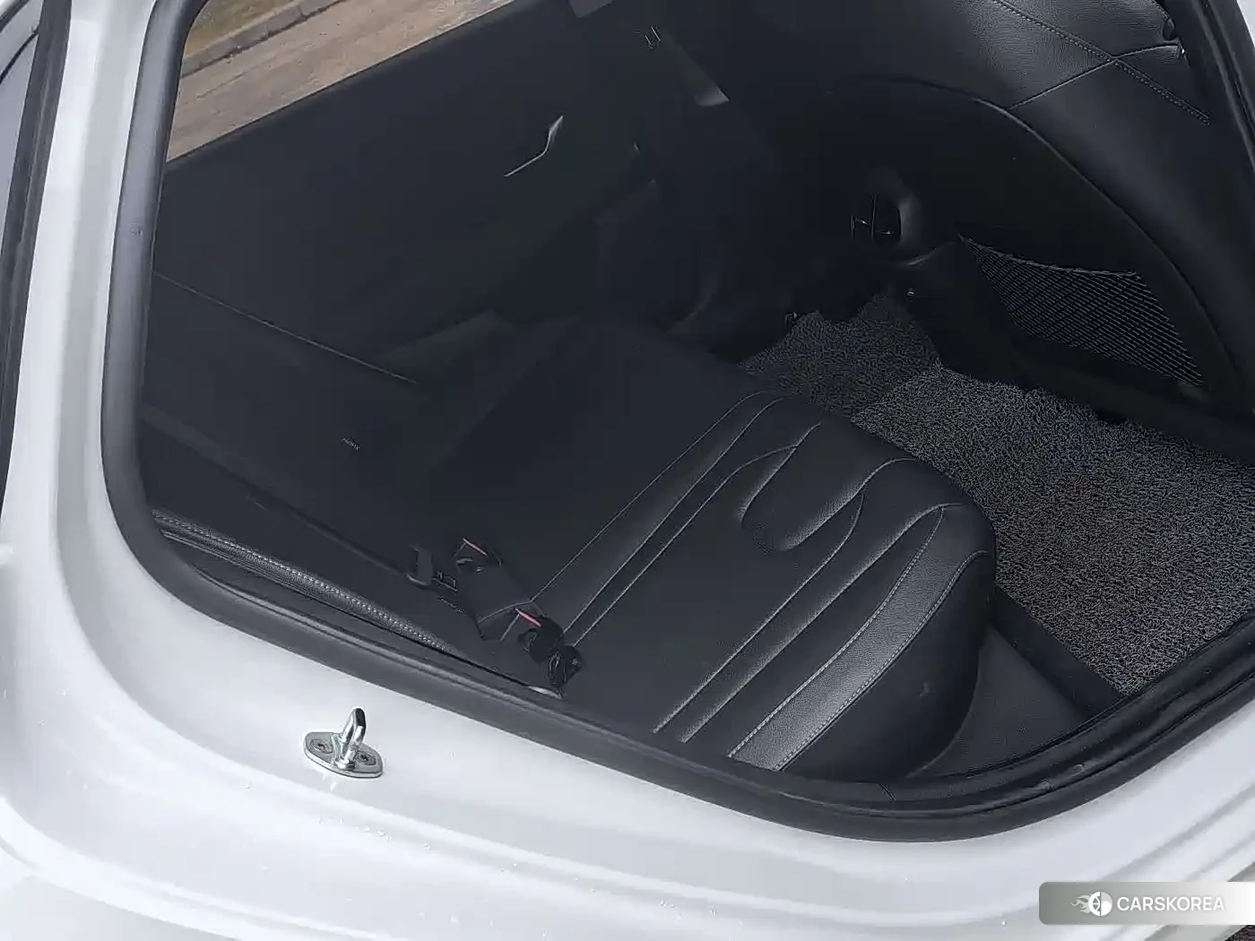Hyundai Elantra 2022 Белый из Китая, фото 3