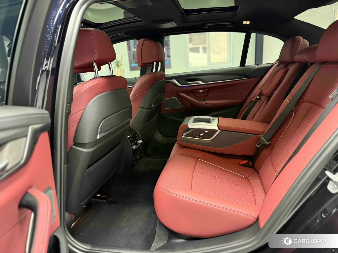 BMW 5 series 2021 Черный из Китая, фото 3