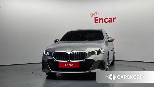 BMW 5 Series (G60) id 4279576 из Кореи 23