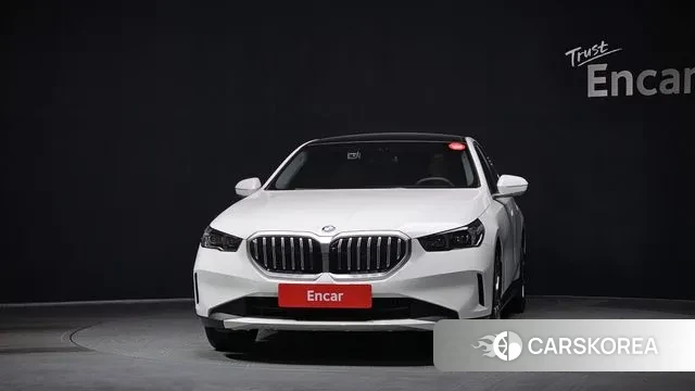 BMW 5 Series (G60) id 3644477 из Кореи 13