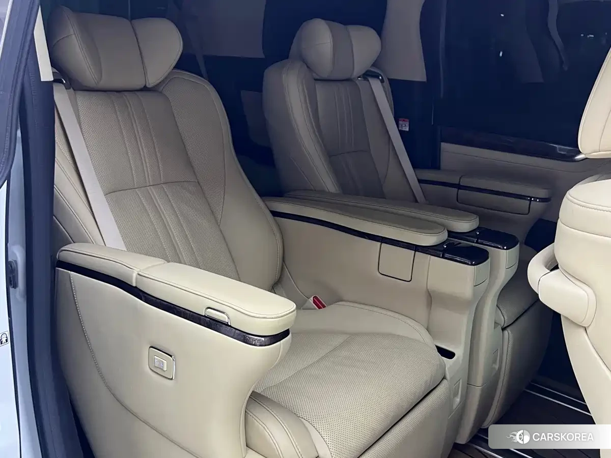 Toyota Vellfire 2022 Белый из Китая, фото 4