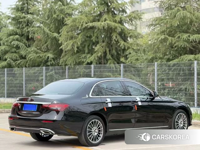 Mercedes-Benz E-class 2023 Черный из Китая, фото 3