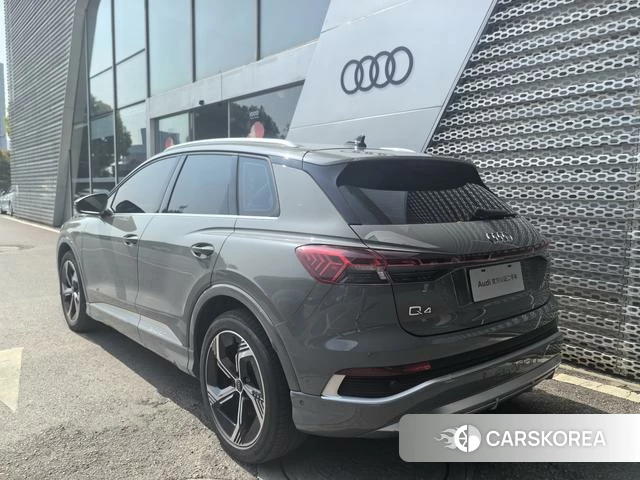 Audi Q4 e-tron 2023 Темно-серый из Китая, фото 4
