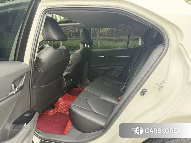 Toyota Camry 2022 Белый из Китая, фото 3
