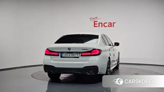 BMW 5 Series (G30) id 3334468 из Кореи 13