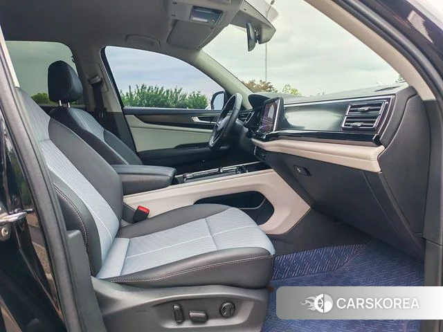 Volkswagen Tourang 2023 Черный из Китая, фото 3