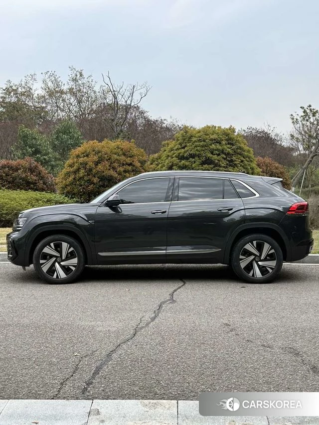 Volkswagen Tourang 2022 Темно-серый из Китая, фото 6