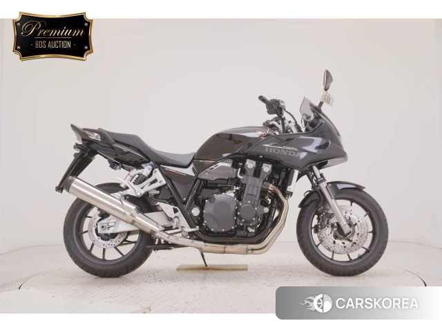 Honda CB1300SF BOLDOR 2026 из Японии