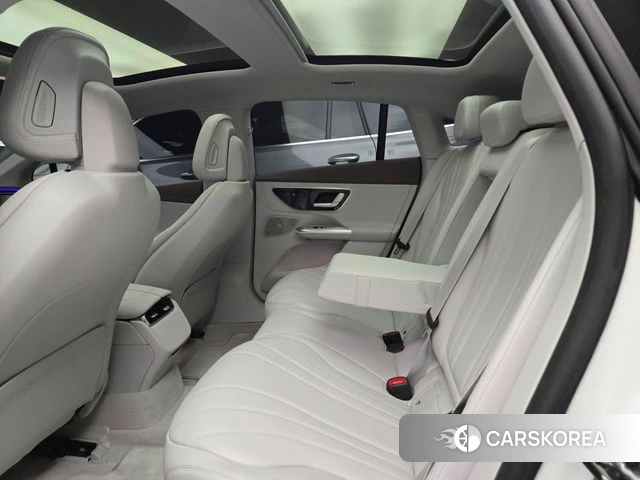 Mercedes-Benz EQE V295 2024 Белый из Кореи, фото 3