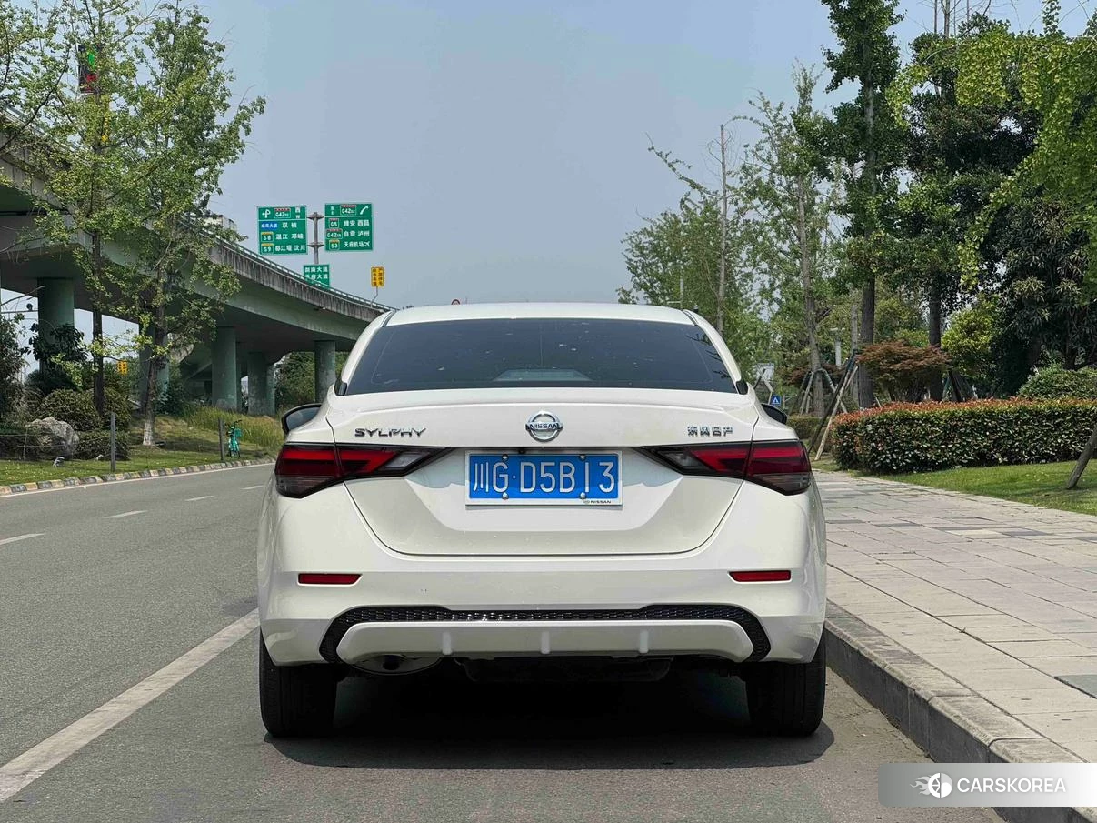 Nissan Xuan Yi 2023 Белый из Китая, фото 3