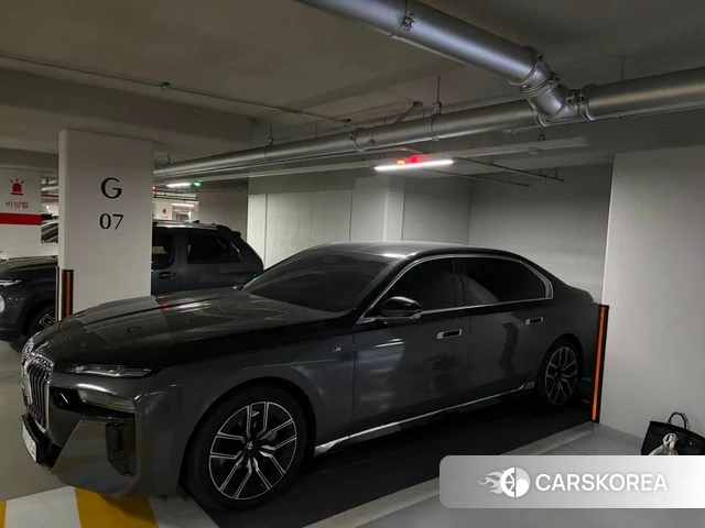 BMW 7 Series (G70) 2024 Черный из Кореи, фото 3