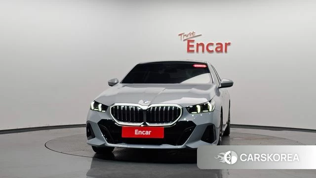 BMW 5 Series (G60) id 4584424 из Кореи 23