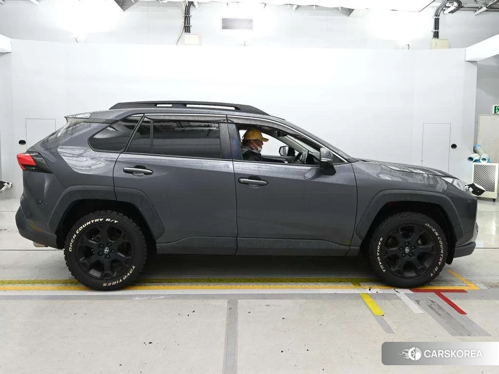 Toyota RAV4 2021 из Японии, фото 3