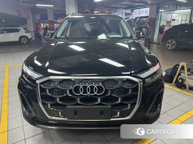 Audi Q7 2024 Черный из Китая, фото 3