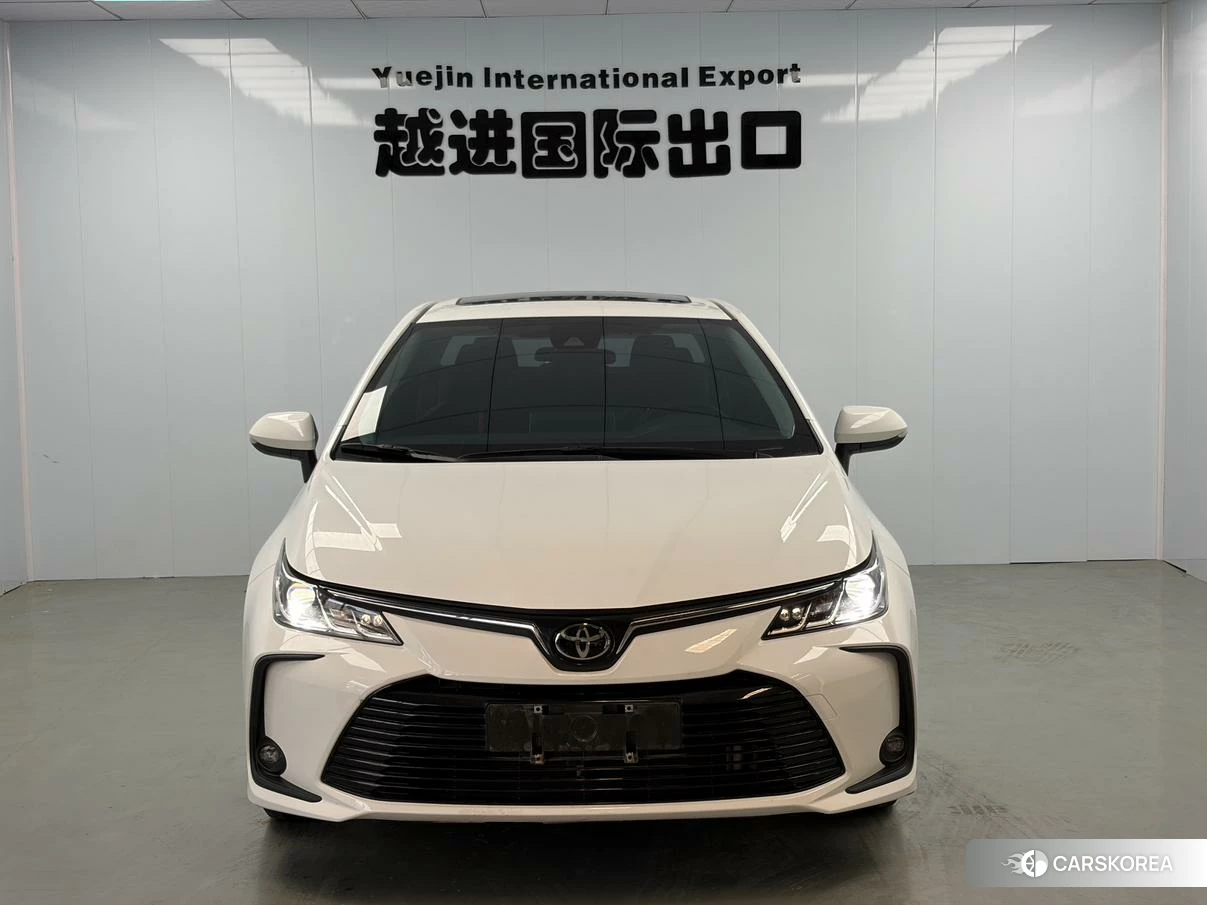 Toyota Corolla 2023 Белый из Китая, фото 5