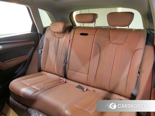 Audi Q5L id 4299772 из Китая 13
