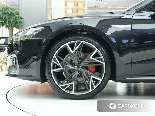 Audi A7L id 4328829 из Китая 17