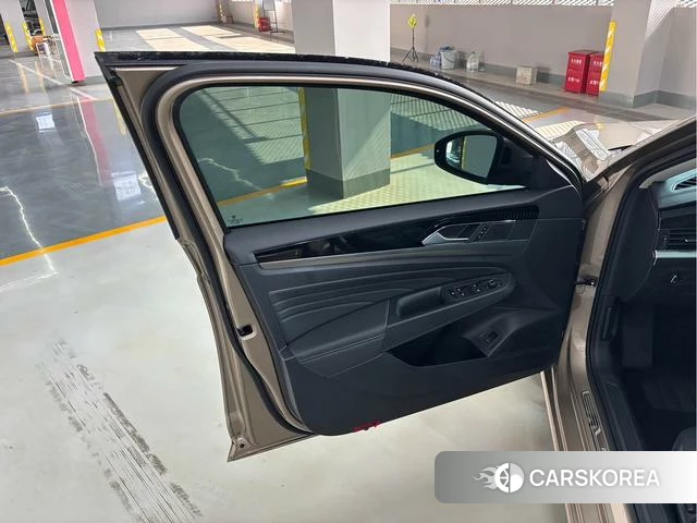 Volkswagen Passat 2022 Шампань из Китая, фото 6