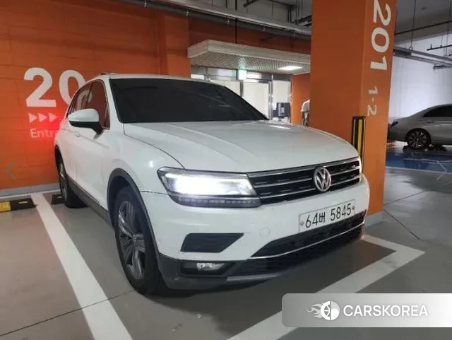 Volkswagen Tiguan second Generation 2018 Белый из Кореи, фото 3