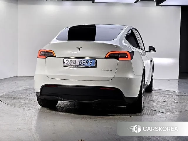 Tesla Model Y 2021 Белый из Кореи, фото 3